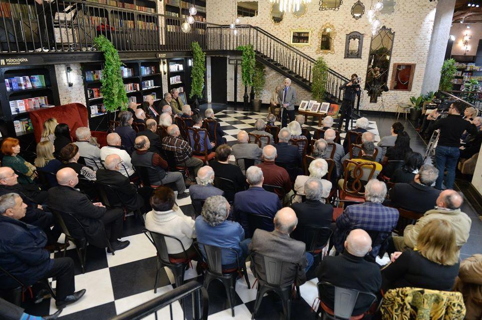 В Бакинском книжном центре прошла презентация альбома "Изобразительное искусство Азербайджана"