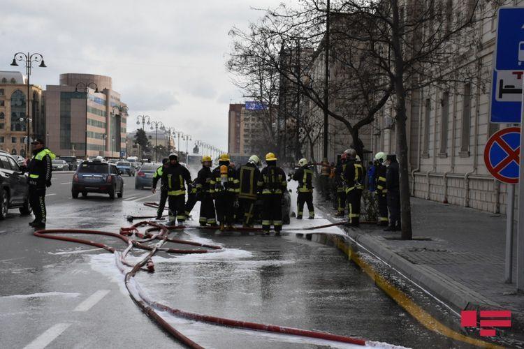 В Баку сгорел автомобиль