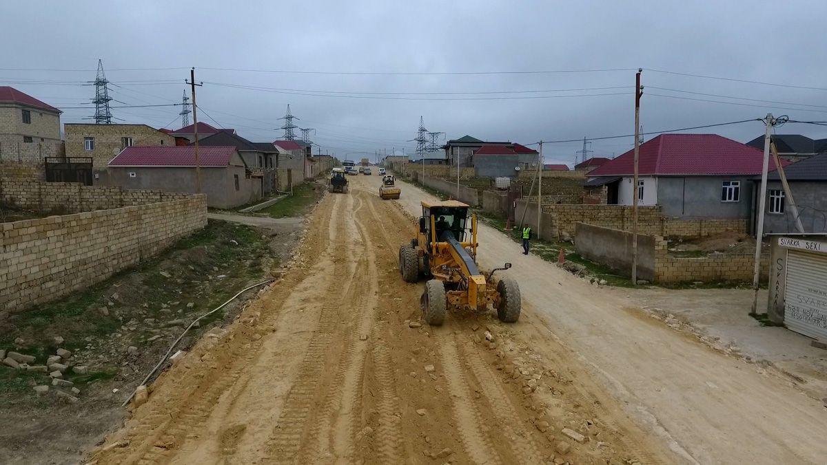 На территории Абшеронского района комплексно ремонтируются дороги