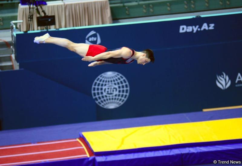 Определились финалисты соревнований по прыжкам на батуте среди мужчин и женщин в индивидуальной программе