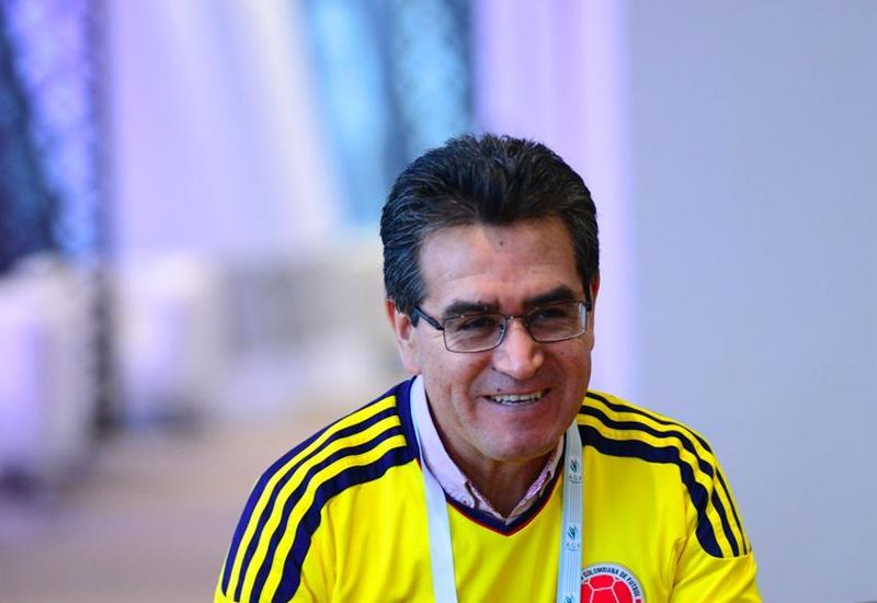 Посол Колумбии встретился со спортсменками в рамках Кубка мира по прыжкам на батуте и акробатической дорожке