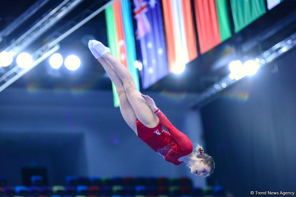 Лучшие моменты Кубка мира по прыжкам на батуте и акробатической дорожке в Баку