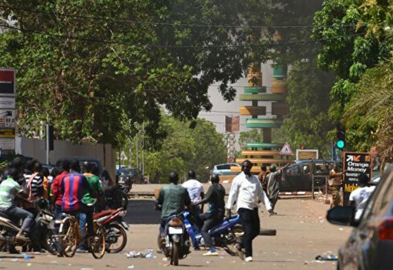 В Буркина-Фасо группа террористов напало церковь, десятки погибших и раненых