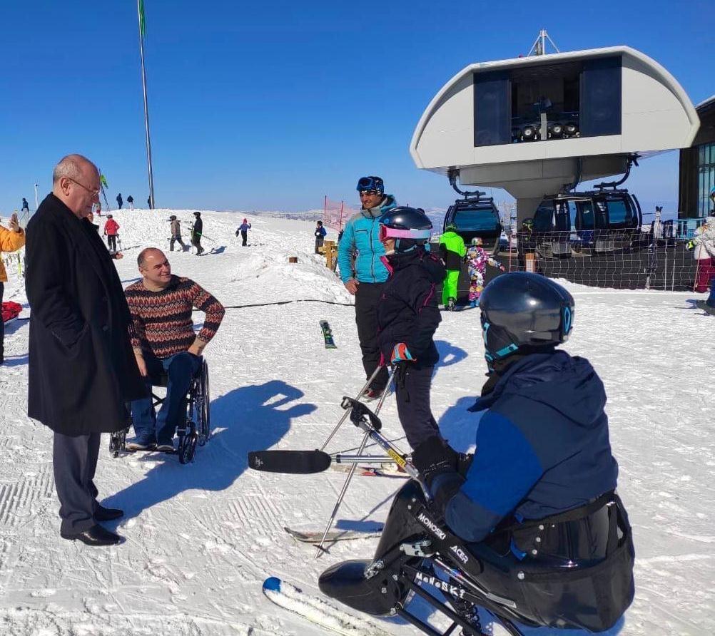 В Азербайджане будут развивать зимние паралимпийские виды спорта