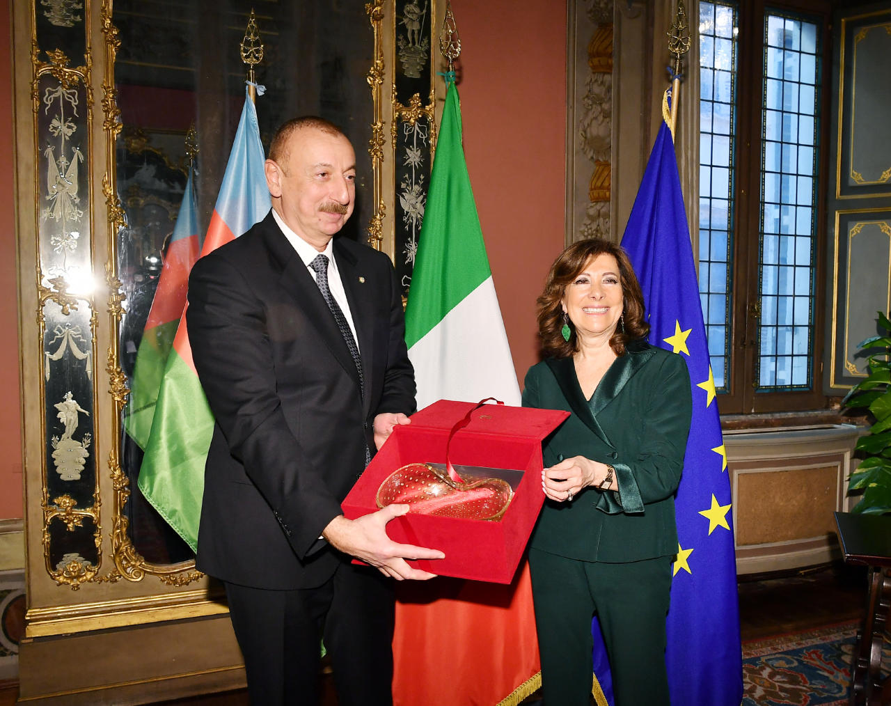 На встрече с председателем Сената Италии подчеркнут высокий уровень связей между двумя странами