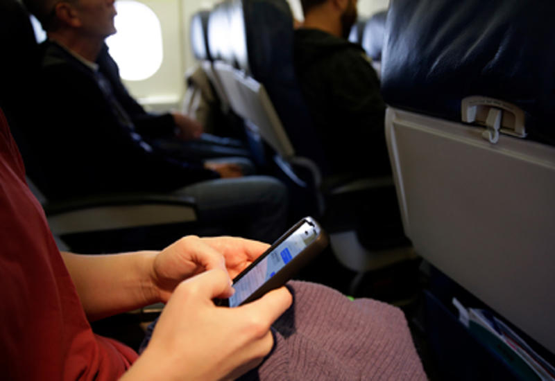 Раскрыт реальный эффект от выключения телефонов во время полета