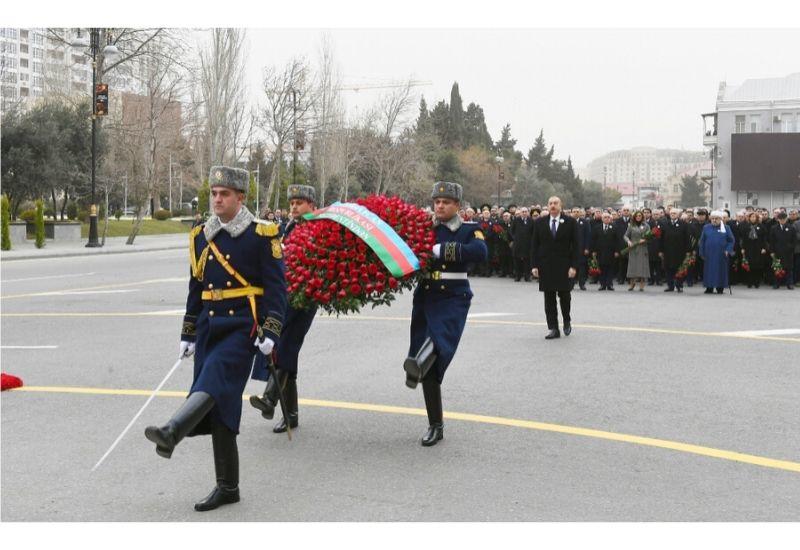 Президент Ильхам Алиев и Первая леди Мехрибан Алиева приняли участие в церемонии почтения памяти жертв Ходжалинского геноцида