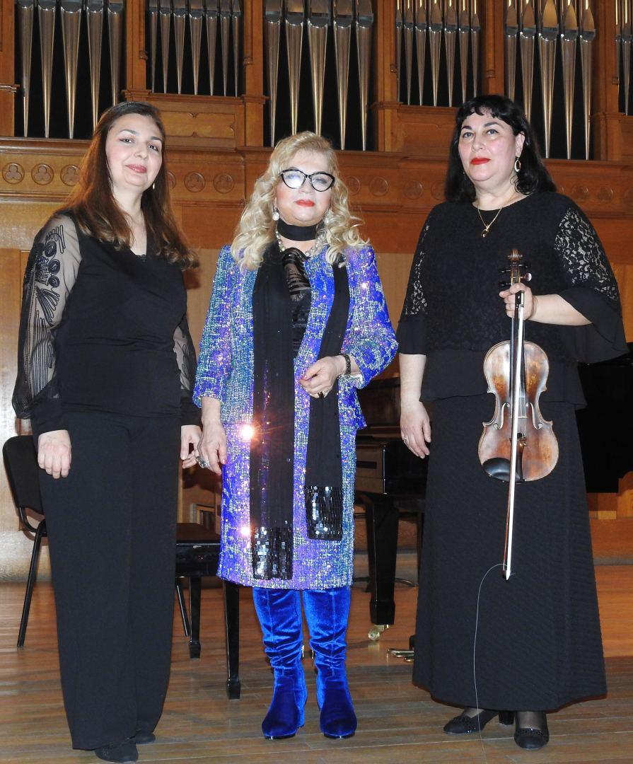 В Зале камерной и органной музыки в Баку почтили память жертв Ходжалинского геноцида