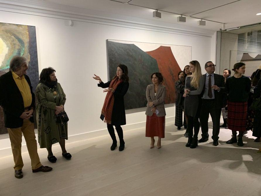 В Лондоне открылась выставка работ азербайджанских художников