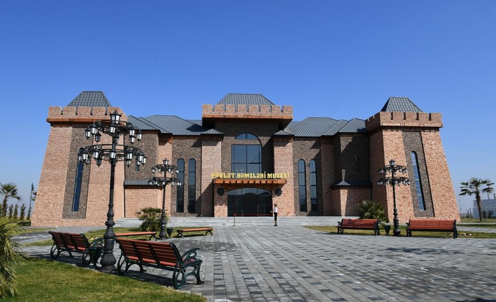 Президент Ильхам Алиев принял участие в открытии Музея государственных символов в Товузе