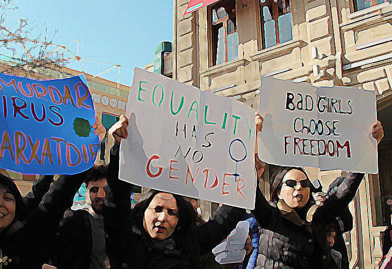 Пропаганда безнравственности в самом центре Баку