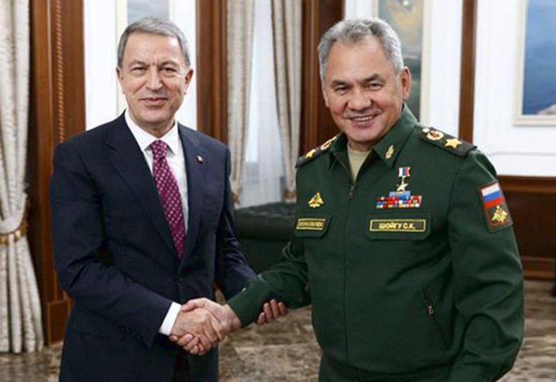 Министры обороны России и Турции обсудили ситуацию в сирийском Идлибе