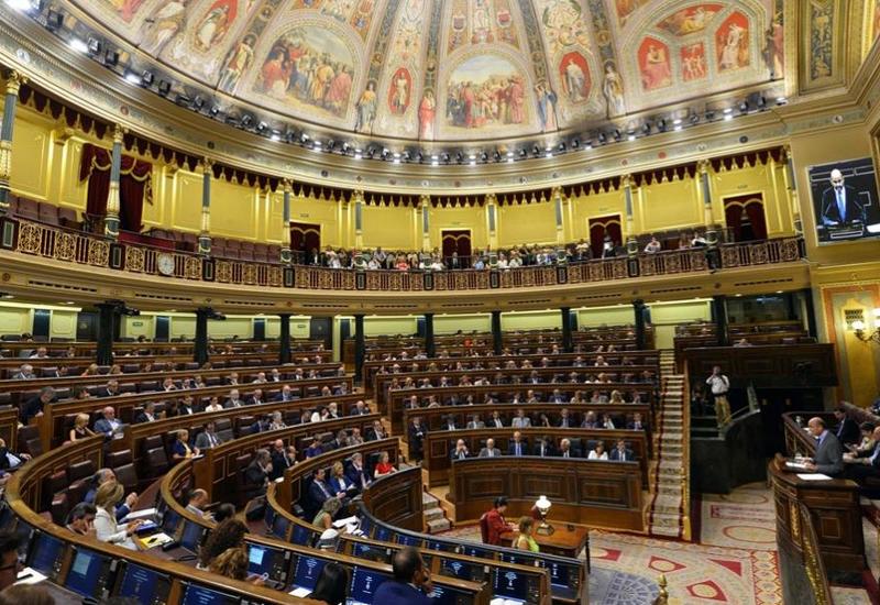 Обе палаты испанского парламента приостановят работу из-за COVID-19