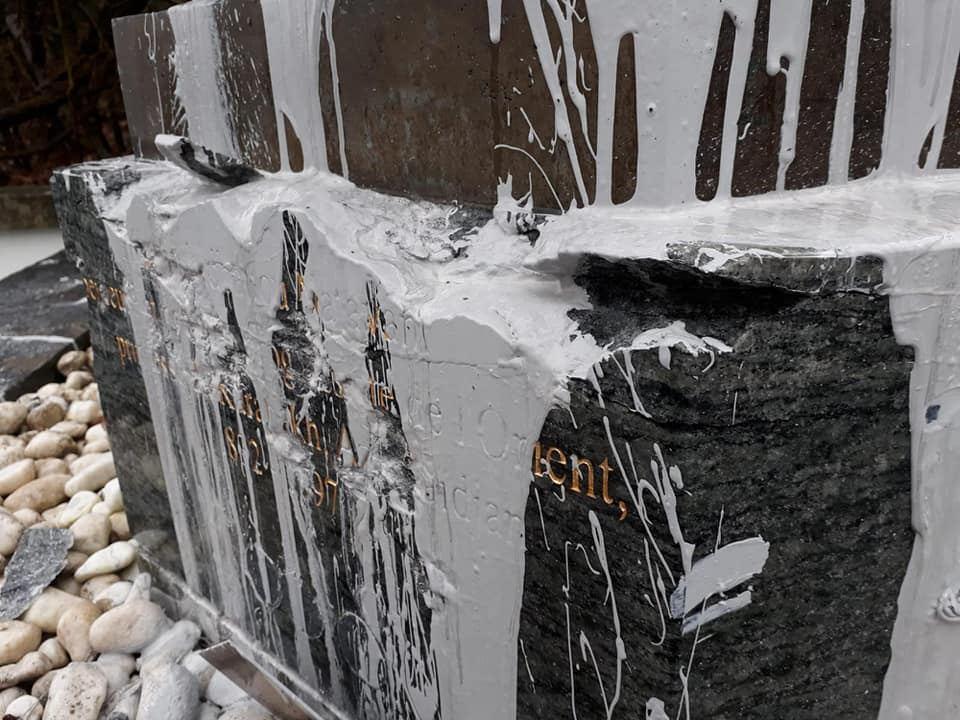 В Бельгии возбуждено уголовное дело по факту осквернения памятника Хуршидбану Натаван
