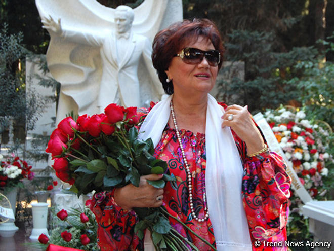 Тамара Синявская поделилась историей создания сериала "Магомаев" и личными воспоминаниями