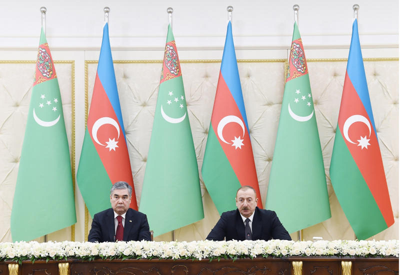 Azərbaycan və Türkmənistan prezidentləri mətbuata bəyanatlarla çıxış ediblər