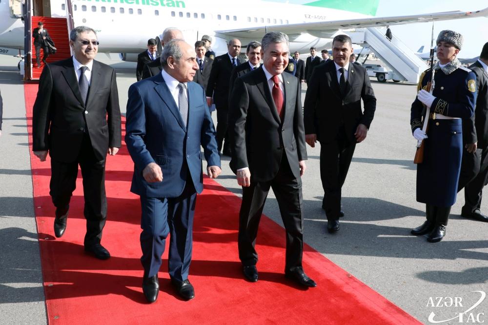 Президент Туркменистана Гурбангулы Бердымухамедов  прибыл с официальным визитом в Азербайджан