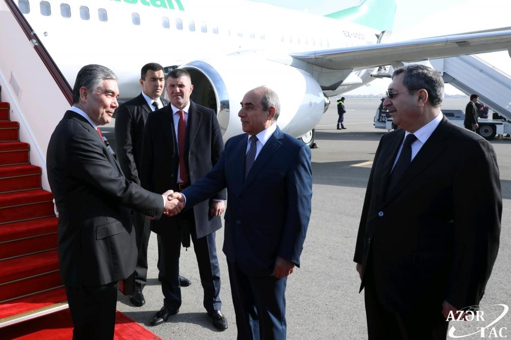 Президент Туркменистана Гурбангулы Бердымухамедов  прибыл с официальным визитом в Азербайджан