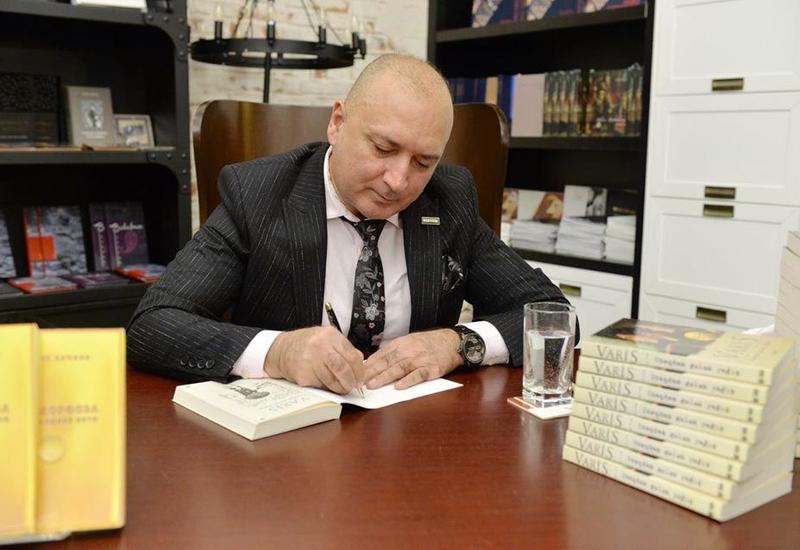 Азербайджанский писатель избран в PEN International