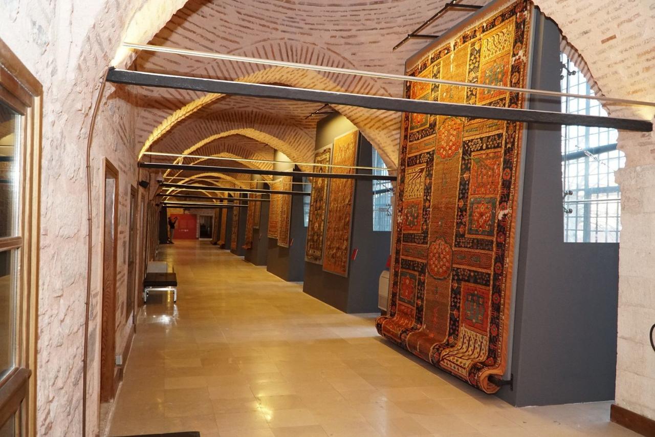 Азербайджанские ковры в коллекции Музея турецкого и исламского искусства