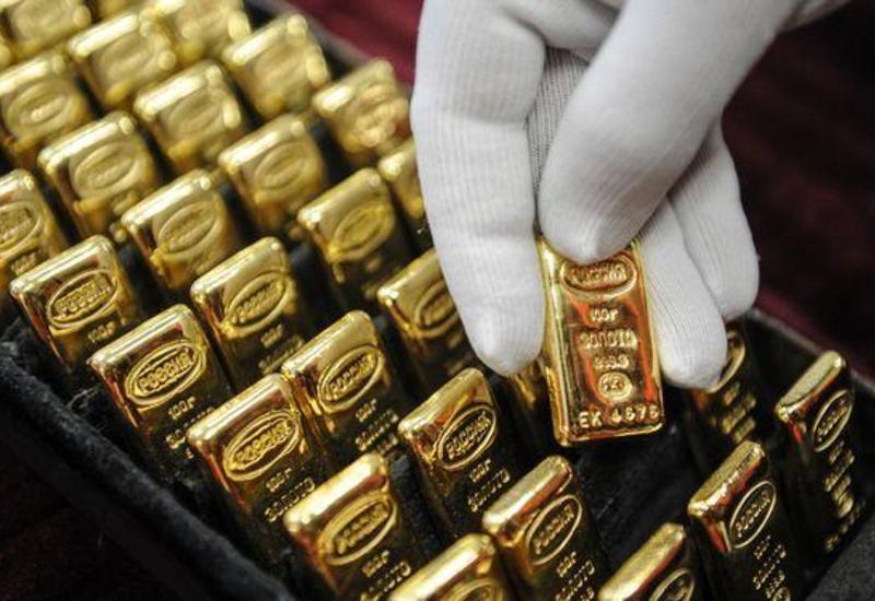 В Азербайджане подешевело золото