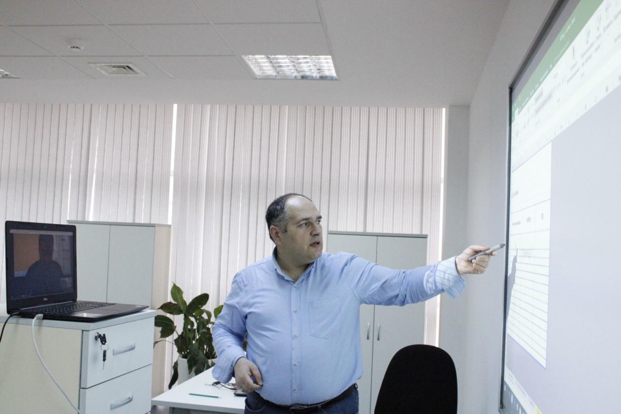 Хачмазский центр развития МСБ продолжает дистанционные консультации предпринимателей