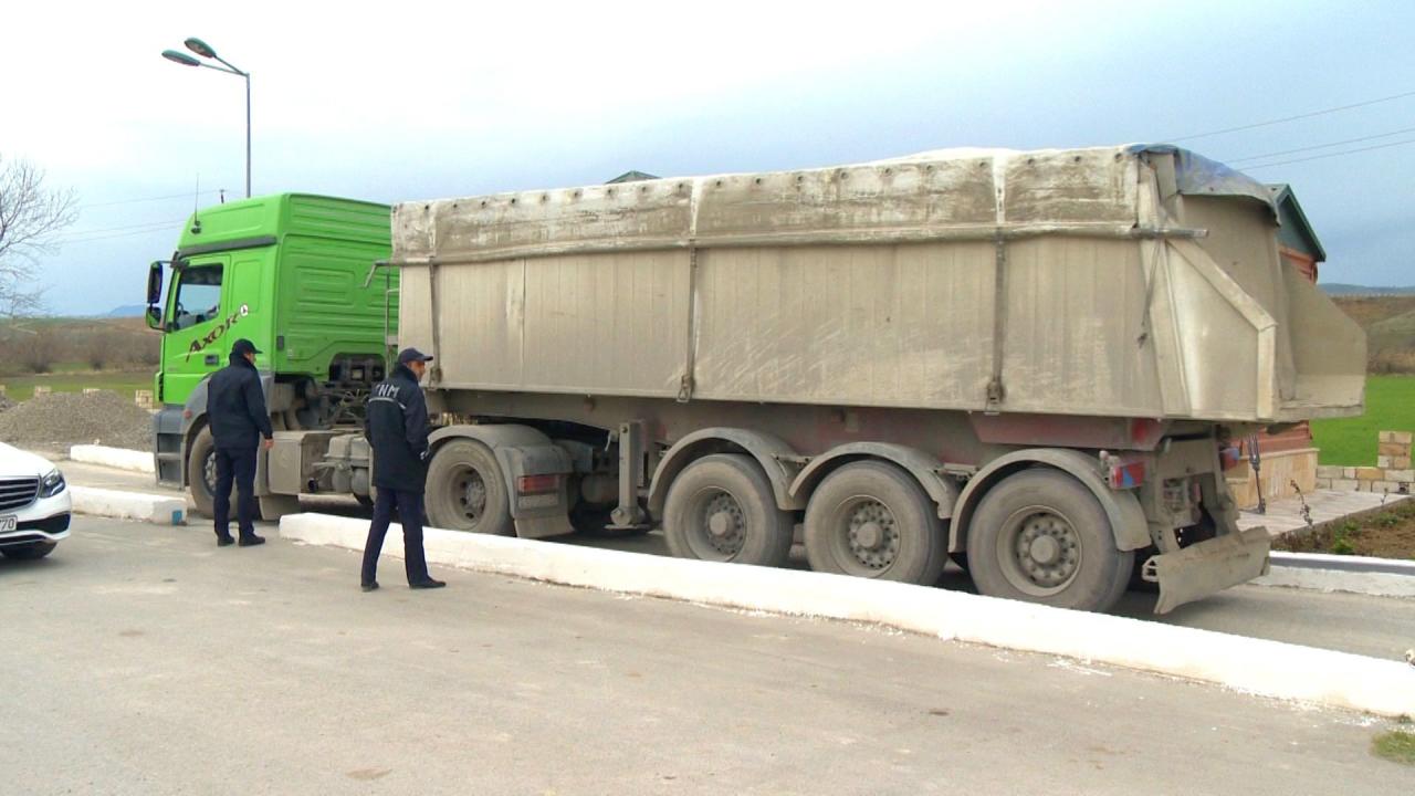 В Азербайджане ограничат движение грузовых автомобилей