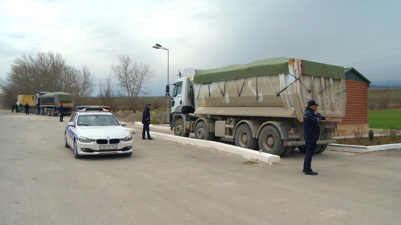 В Азербайджане ограничат движение грузовых автомобилей