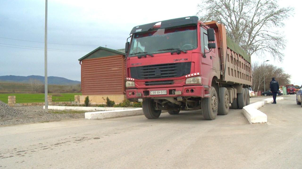 В Азербайджане ограничат движение грузовых автомобилей