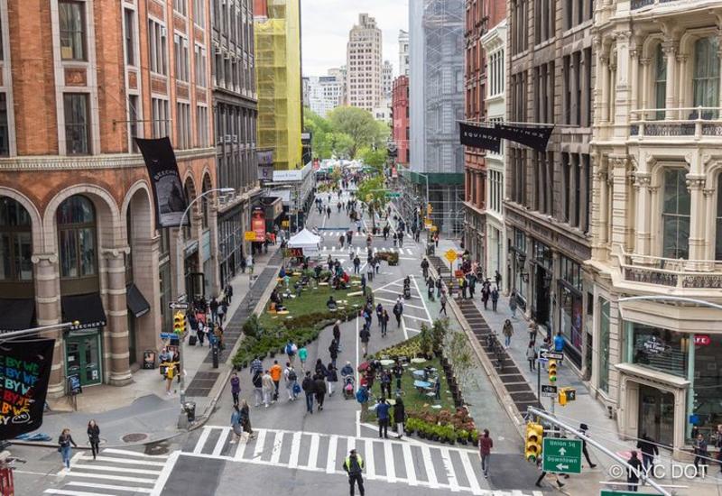 Часть улиц Нью-Йорка временно сделают пешеходными