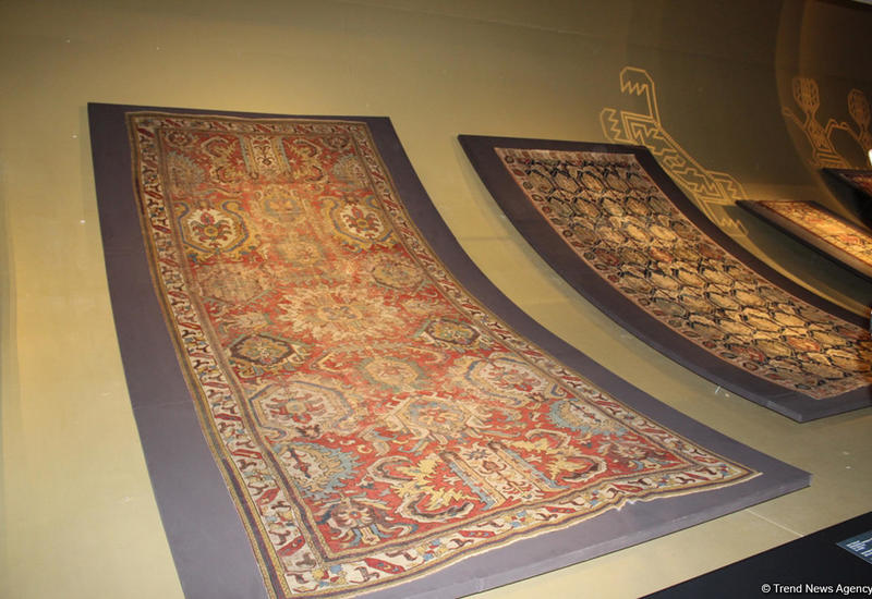 Опубликовано фундаментальное издание "Азербайджанский музей ковра", посвященное 50-летию музея