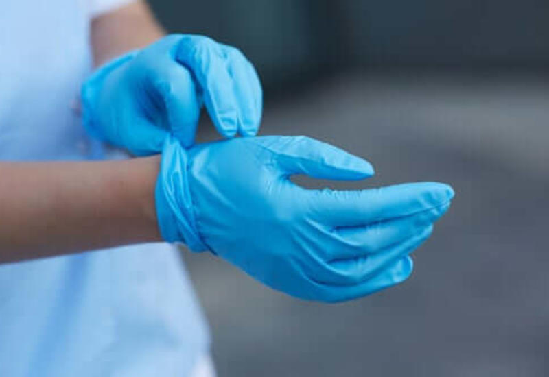 Как надевать и снимать перчатки, чтобы не заразиться коронавирусом?