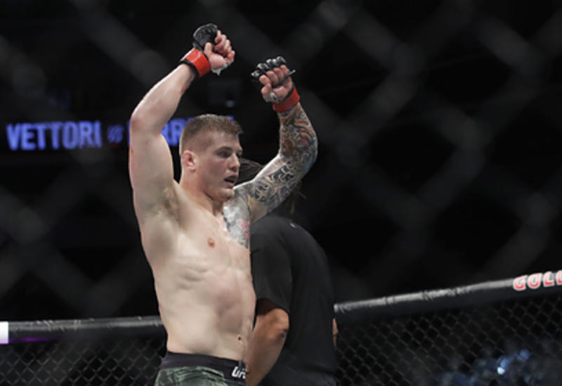 UFC заплатит бойцам за отмененный из-за коронавируса турнир