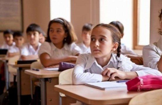 В Азербайджане 10 школьников и 7 учителей заразились коронавирусом за день