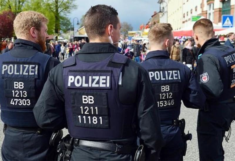 В Германии несколько человек с ножами напали на прохожих