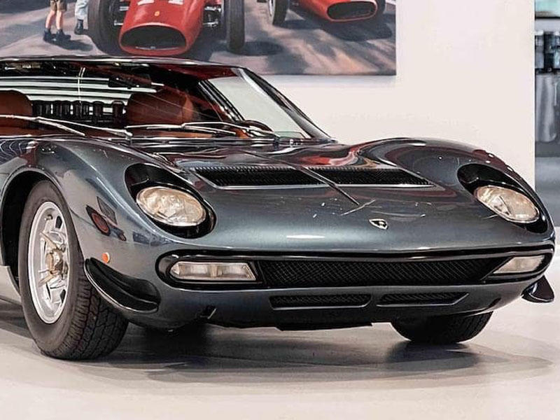 Ən az yürüşü olan Lamborghini Miura modeli satılır