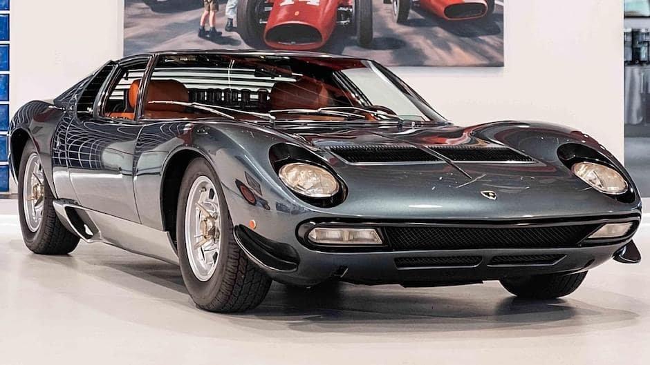 Ən az yürüşü olan Lamborghini Miura modeli satılır