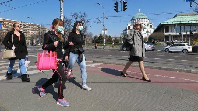 В Сербии выявили более десяти тысяч зараженных COVID-19
