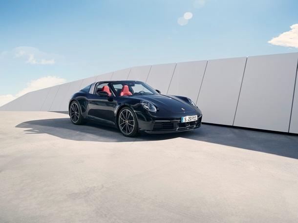 Porsche представила 911 Targa
