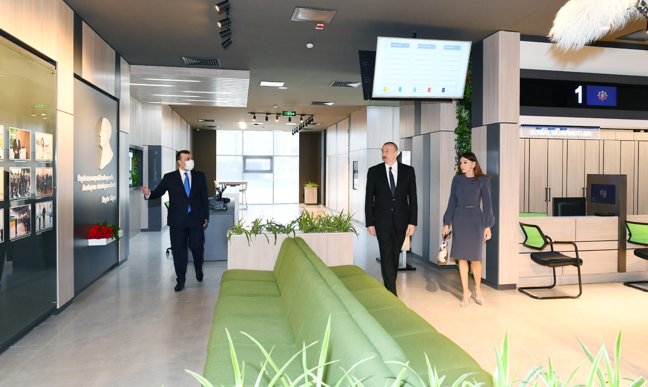 Президент Ильхам Алиев и Первая леди Мехрибан Алиева приняли участие в открытии центра DOST номер 3