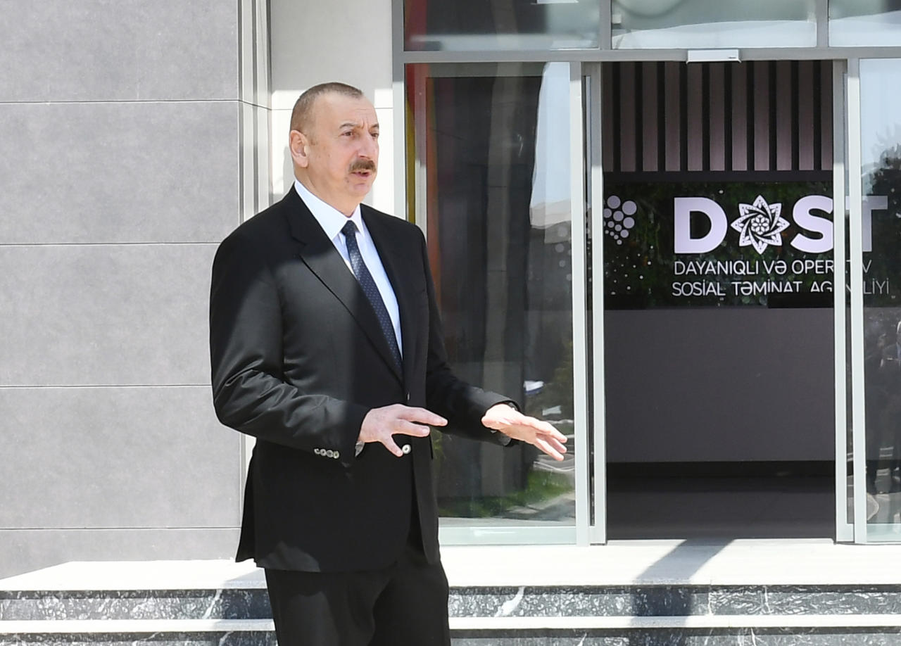 Prezident İlham Əliyev və birinci xanım Mehriban Əliyeva 3 saylı DOST mərkəzinin açılışında iştirak ediblər