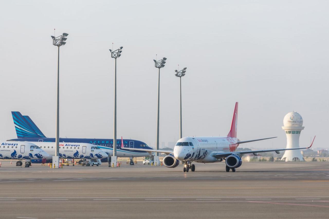Чартерным рейсом AZAL в Баку вернулись 100 граждан Азербайджана