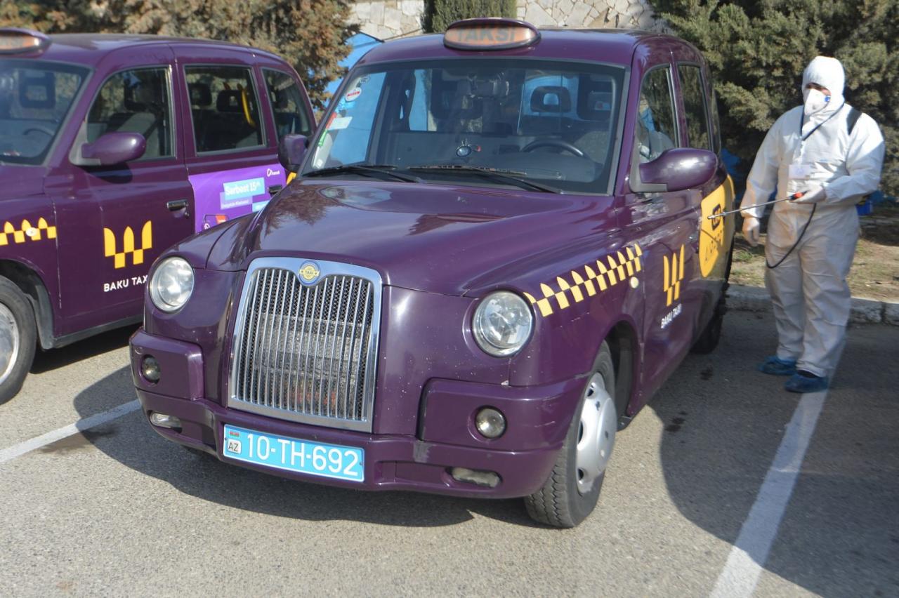 В бакинских такси установлены дезинфекторы