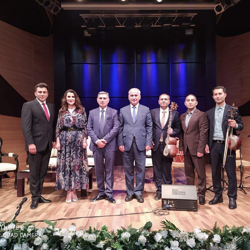 Очередной выпуск передачи "Muğam ustadları" из Центра мугама был посвящен памяти Наримана Алиева