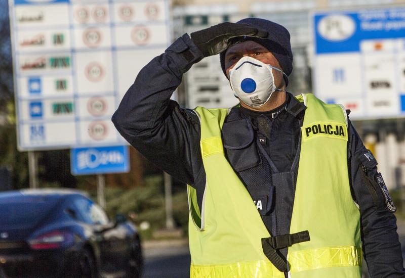 В Польше с 30 мая разрешили не носить маски там, где можно сохранять дистанцию в два метра