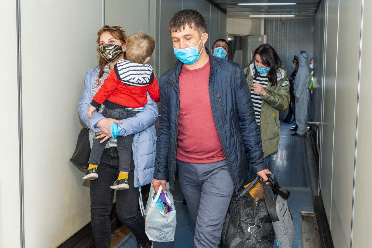 Чартерным рейсом из Москвы в Баку возвращены 175 граждан Азербайджана