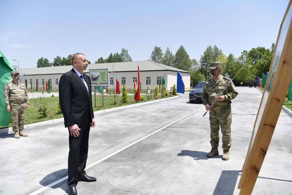 Президент Ильхам Алиев посетил Н-скую воинскую часть в Агдаме
