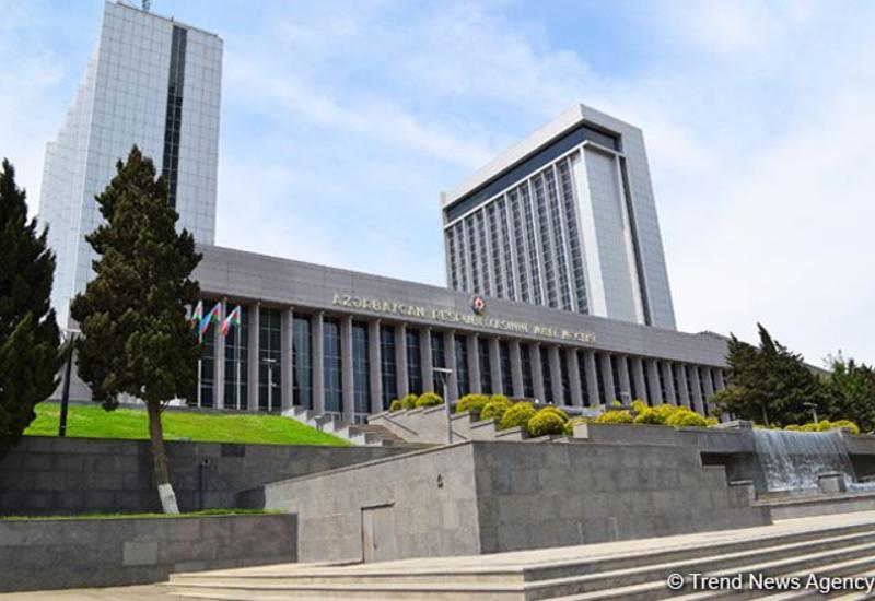 Милли Меджлис Азербайджана осудил принятую Европарламентом резолюцию