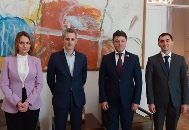Посол Франции встретился с главой азербайджанской общины Нагорного Карабаха