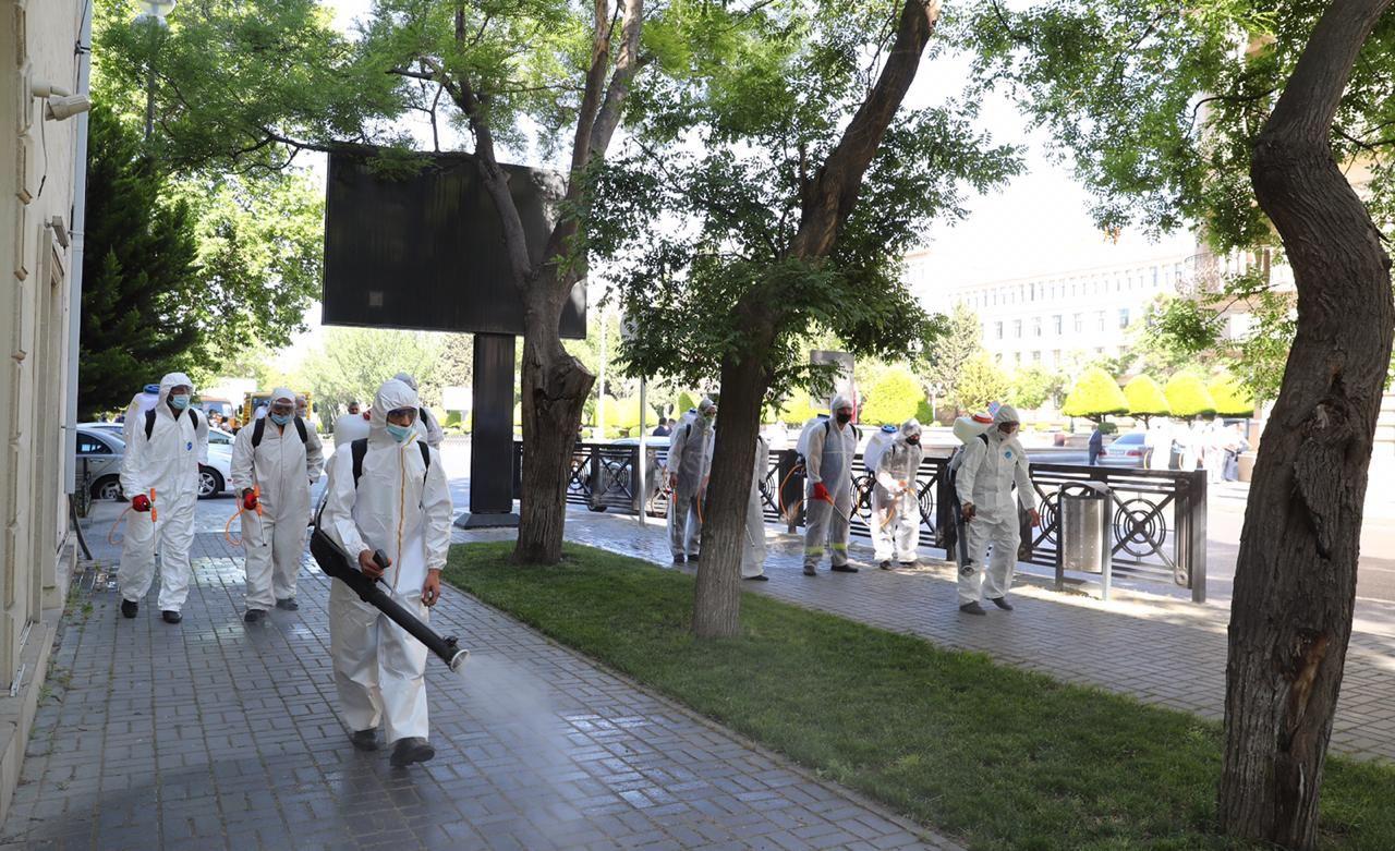На бакинских улицах и проспектах проведена усиленная дезинфекция